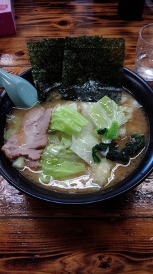 「キャベツラーメン＋中盛（750＋100）」@とんぱた亭 三枚町店の写真