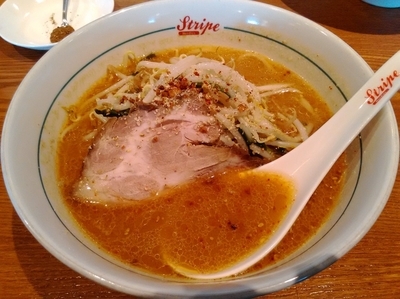 「期間限定 スパイス味噌ラーメン」@ストライプ ヌードルズの写真