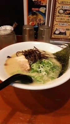 「博多豚骨ラーメン」@博多拉麺 一休 本店の写真