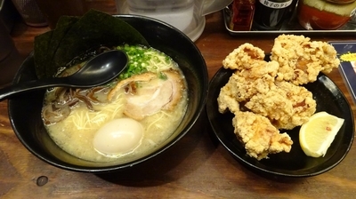 「特製極味（850円）＋名物大分からあげ（480円）」@麺屋 侍の写真