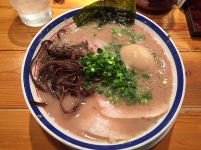 「焼豚ラーメン+味玉+替玉（ハリガネ）合計¥1200」@博多長浜らーめん 田中商店の写真