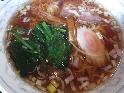 「昔ながらのラーメン醤油&半チャーハンセット800円」@赤門の写真
