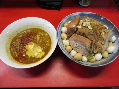 「カレーなるつけめん（９３０円）＋麺増し＋うずら」@豚男 -BUTAMEN-の写真
