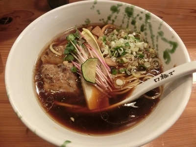 「らーめん正油」@ロ麺ズの写真