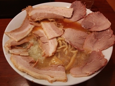 「背脂煮干しチャーシューメン（12/23限定）」@メガガンジャの写真