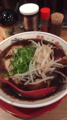 「中華そば肉入り、並」@新福菜館 伊勢佐木町店の写真
