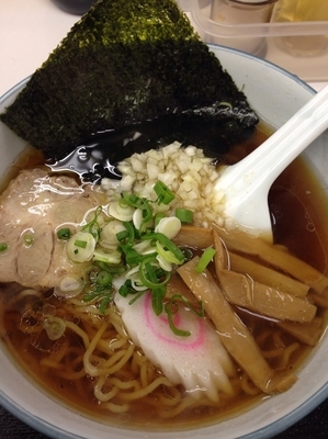 「天芯しょうゆらーめん」@天芯らーめん 弥栄店の写真