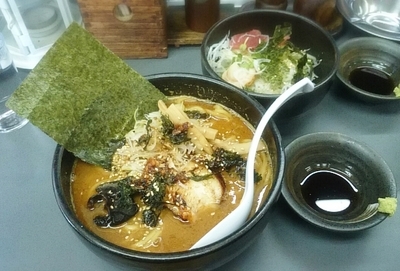 「みそらーめん 930円 プチ鉄火丼 200円」@麺匠 たかやの写真