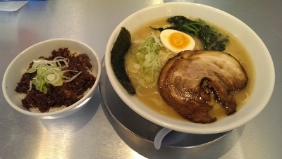 「とんこつ醤油、大盛り、チャーシュー丼」@らーめん九太郎の写真