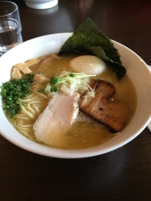 「濃厚鶏塩そば 700円」@麺屋 くまがいの写真