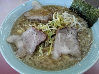 「三枚ネギラーメン中盛り」@ラーメンショップ 緑ヶ丘店の写真
