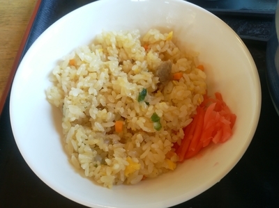 「熊谷ラーメンミニ炒飯セット780円」@お食事処 ごちそう屋 熊谷店の写真