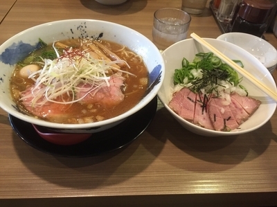 「煎り味噌ラーメン(大盛り)＋レアチャーシュー丼」@茨木きんせいの写真
