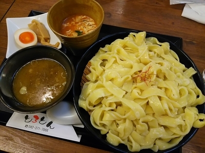 「選べるつけ汁 ２種　※魚介豚骨カレー＆トマトチーズ　（大盛）」@カレー・つけ麺 とろとんの写真