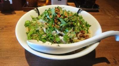 「カラシビまぜそば(中盛･カラ普通・シビ増し)＋パクチー」@カラシビ味噌らー麺・つけ麺 神田本店の写真