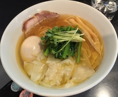 「醤油その2＋味玉＋ワンタン（￥650＋￥100＋￥100）」@中華そば 安成の写真