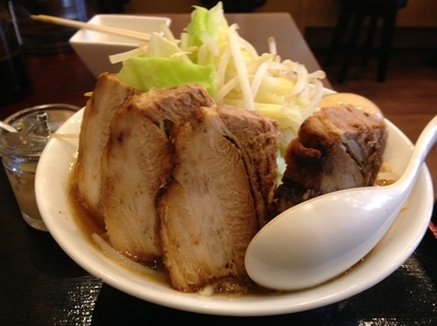 「てっぺんラーメン肉増し＋味玉  1000円」@麺屋 甍の写真