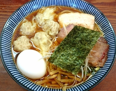 「【限定】ワンタン麺（醤油） 900円＋味玉」@良温(Ra-on)の写真