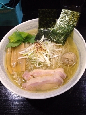 「あっさり塩ラーメン」@鶏そばつけめん 一丁の写真