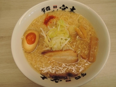 「背脂醤油らーめん」@背脂らーめん 宮本 南柏店の写真