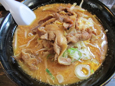 「肉味噌らーめん　「885円」」@らーめん 布袋の写真