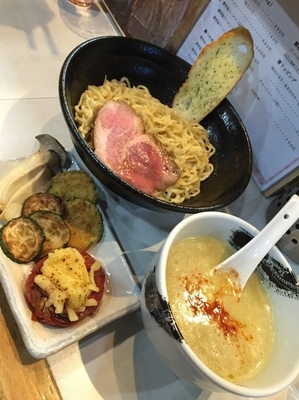 「【限定】広島産牡蠣の洋風つけ麺＋チーズリゾットライス」@麺屋 扇 SENの写真