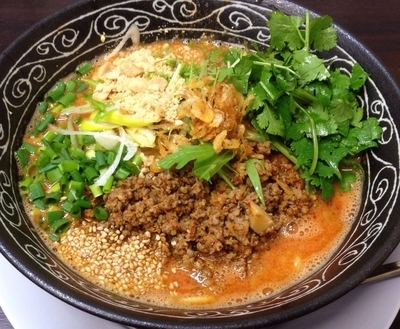 「担々麺B【中太麺】 860円　トッピングパクチー120円」@丸直の写真