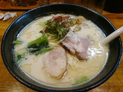 「【限定】あさりの白湯塩そば700円＋ビール＆冷酒etc」@麺屋 鶏口の写真