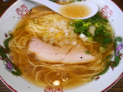 「牛骨ラーメン(醤油) 麺硬め」@中華そば専門店 べんけいの写真