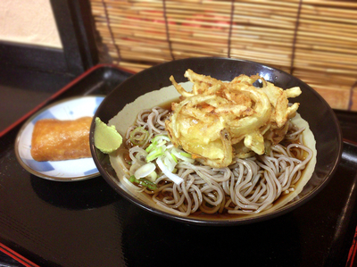 「朝サービス・かきあげそば+稲荷(350円)」@小粋そばの写真