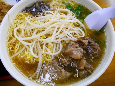 「牛スジラーメン 大盛 麺硬め」@ラーメン いのよしの写真