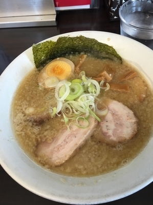 「とんこつ塩チャーシュー麺」@らーめん 東京食堂の写真