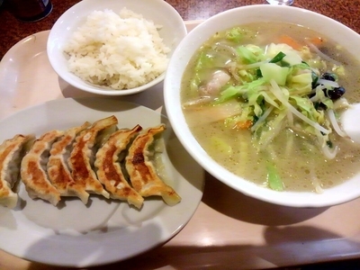 「ランチ）タンメン＋ギョーザのセット（ライス付き）　700円」@中華料理 満福の写真