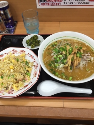 「味噌ラーメン 炒飯セット 820円」@東龍 多賀城店の写真
