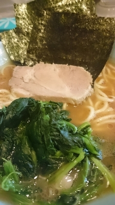 「ラーメン全部普通７００円」@横浜家系ラーメン 家家家 飯田橋店の写真