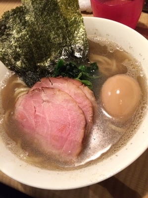 「塩にぼし750円、半チャーシュー150円(プラス2枚）海苔100」@菜の写真