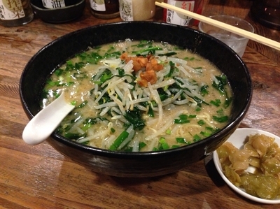 「にらもやしラーメン（大盛り）780円＋100円【税別表示】」@横濱家 鶴川店の写真
