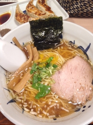 「らーめん  餃子」@与ろゐ屋の写真