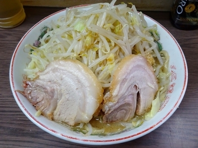 「小ラーメン（690円）ヤサイニンニクカラメ」@ラーメン二郎 横浜関内店の写真