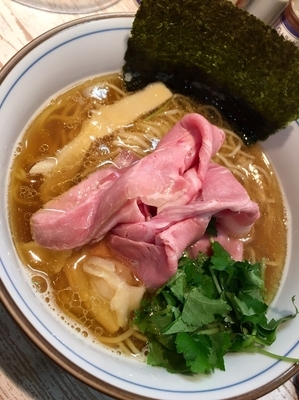 「煮干しそぱ（薄口ﾊﾞｰｼﾞｮﾝ）￥800」@中華そば 四つ葉の写真