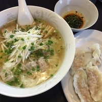 肉わんたん麺（塩）【¥750】+水餃子【¥350】