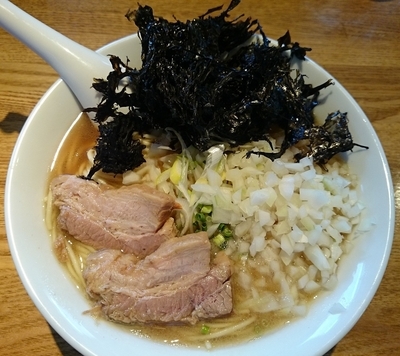 「煮干そば￥750＋玉ねぎ￥50＋黒ばらのり￥50＝￥850」@中村屋総本山の写真