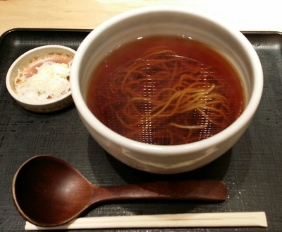 「かけそば　650円」@江戸せいろう蕎麦 東京駅グランスタダイニング店の写真