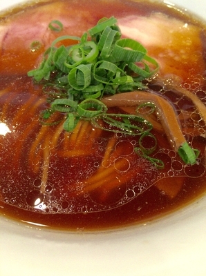 「醤油拉麺 750円」@創作麺工房 鳴龍の写真