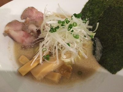 「醤油ラーメン」@麺バル 3×3 市川店の写真