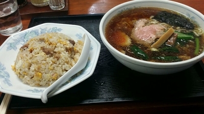 「Aセット(ラーメン、チャーハン、餃子2個セット) 980円」@中華つばめの写真