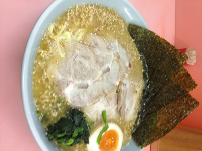 「チャーシュー麺中盛、硬め濃いめ」@濱壱家の写真