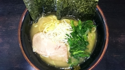 「ラーメン ￥700 ライス￥100」@雷家の写真