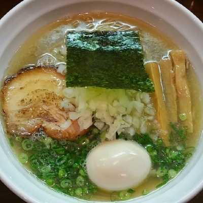 「【１月の木曜限定】淡麗上煮干しそば　７８０円＋味玉」@麺や 飛来の写真