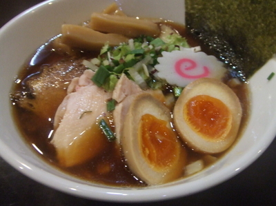 「特製中華そば(醤油)　１０００円」@自家製麺 KANARIの写真